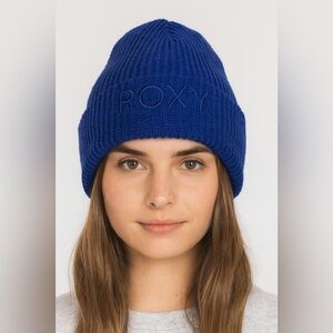 💙 ROXY Freja Beanie NWT (New With Tags) - Blue Bluing